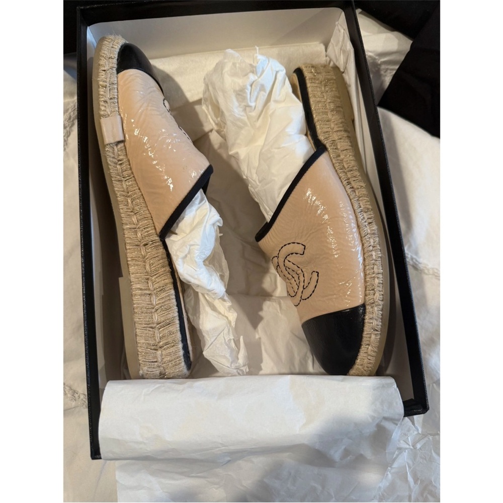 Chanel Tan and Black Mules - Picture 12 of 12